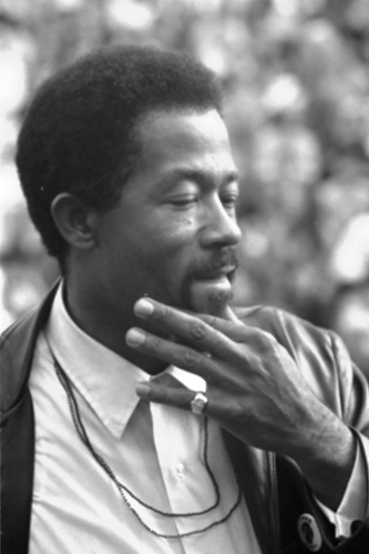 Eldridge and Kathleen Cleaver flee to Algiers
