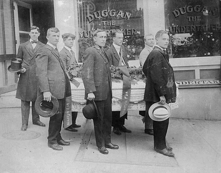 Everett massacre of IWW members in Washington